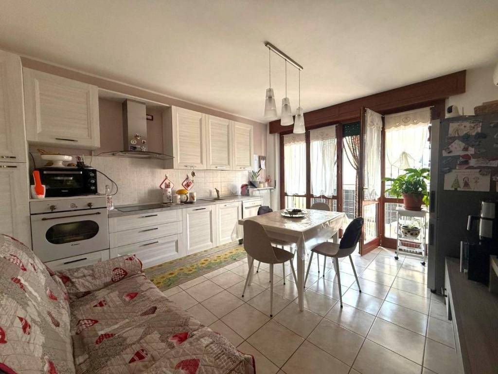 appartamento in vendita a Cantù in zona Vighizzolo