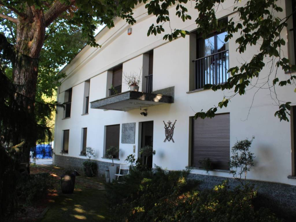 locale commerciale in vendita a Cantù