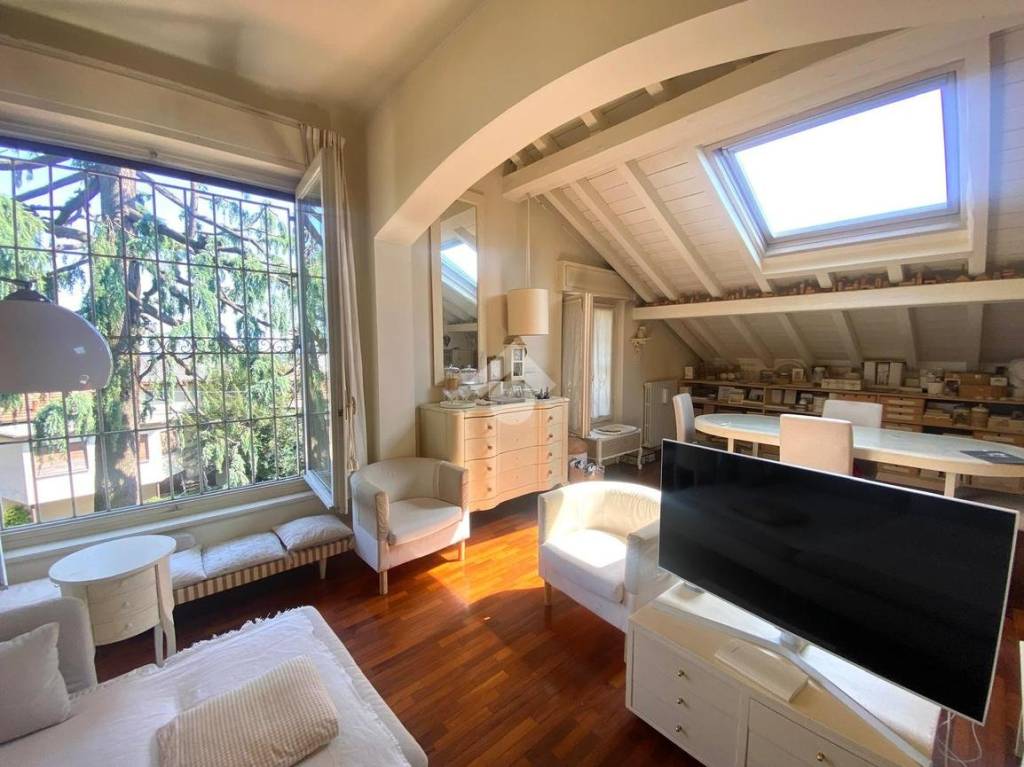 casa indipendente in vendita a Cantù