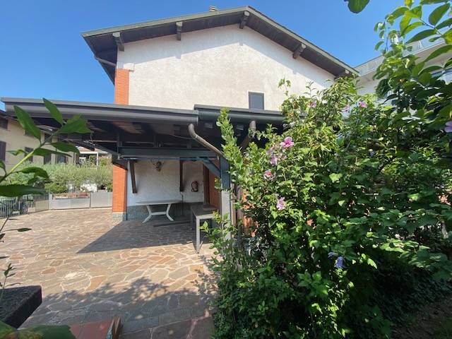 casa indipendente in vendita a Cantù