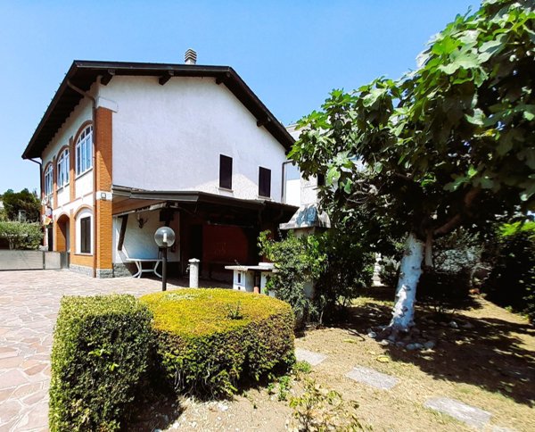 casa indipendente in vendita a Cantù