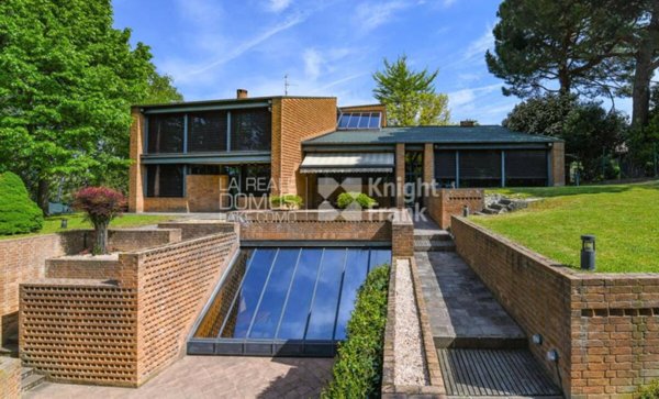 casa indipendente in vendita a Cantù