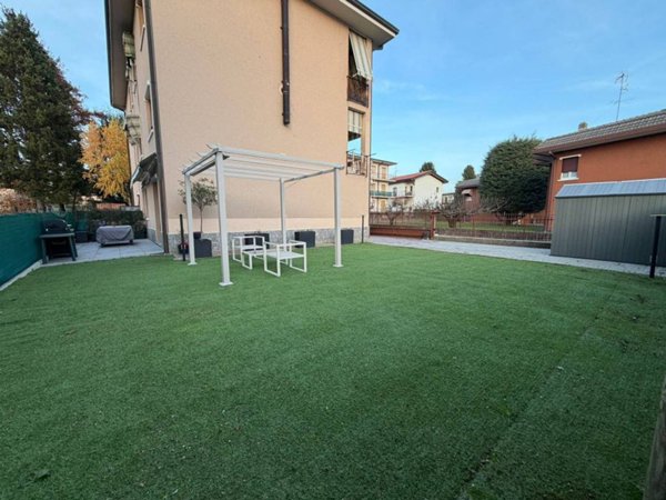 appartamento in vendita a Cantù in zona Cascina Amata