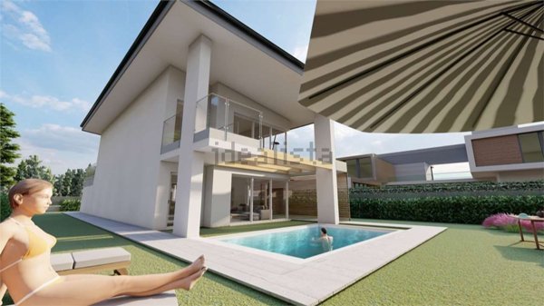 casa indipendente in vendita a Cantù