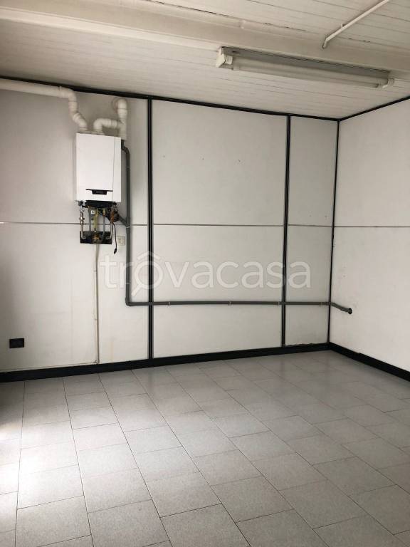 negozio in vendita a Cantù in zona Vighizzolo