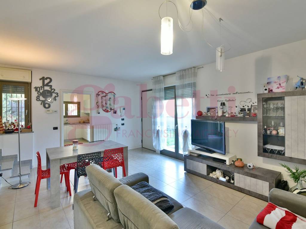 casa indipendente in vendita a Cantù in zona Vighizzolo