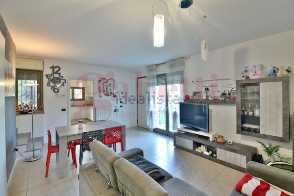 casa indipendente in vendita a Cantù