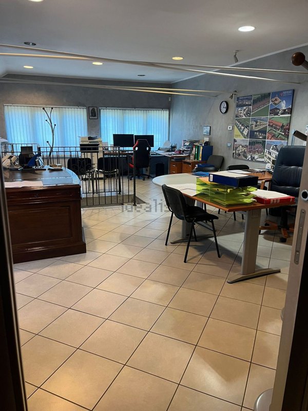 capannone in vendita a Cantù in zona Cantù Asnago