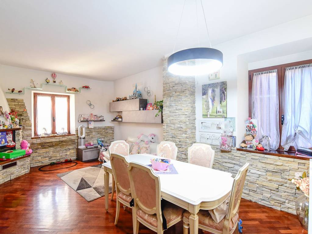 casa indipendente in vendita a Cantù