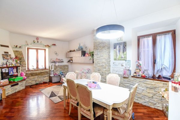 casa indipendente in vendita a Cantù