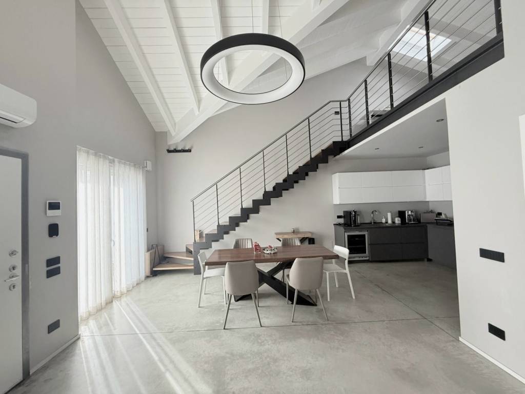 casa indipendente in vendita a Cantù in zona Vighizzolo