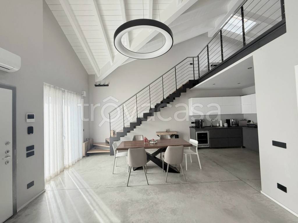 casa indipendente in vendita a Cantù in zona Vighizzolo