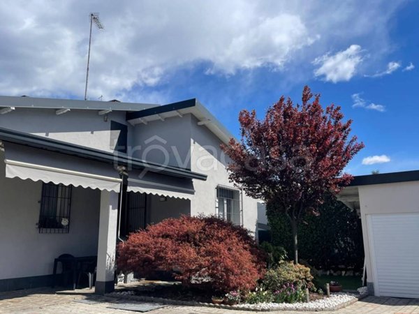 casa indipendente in vendita a Cantù