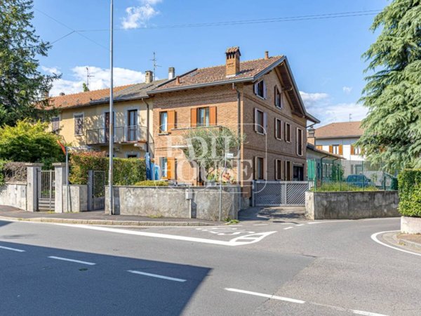 casa indipendente in vendita a Cantù in zona Vighizzolo