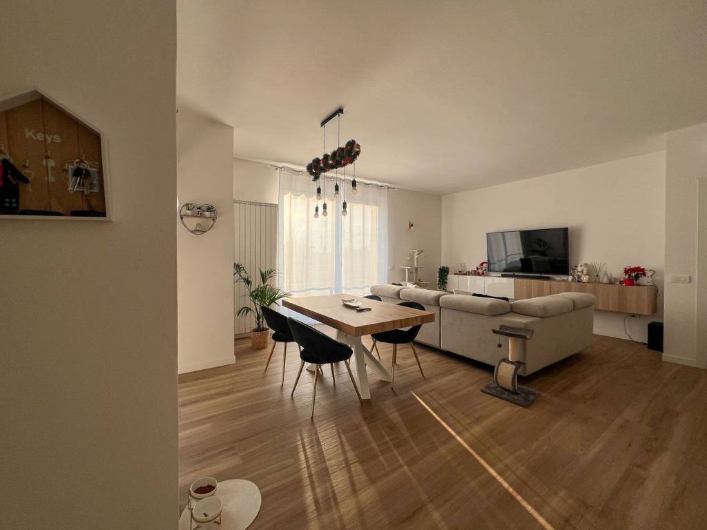 appartamento in vendita a Cantù in zona Vighizzolo