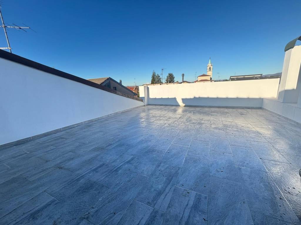 appartamento in vendita a Cantù in zona Cascina Amata