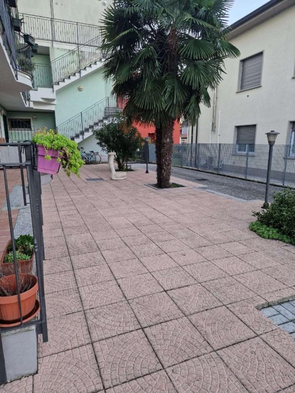 appartamento in vendita a Cantù in zona Vighizzolo