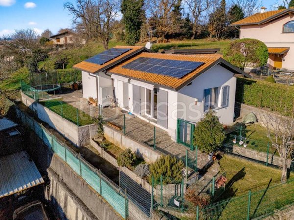 casa indipendente in vendita a Cantù in zona Vighizzolo