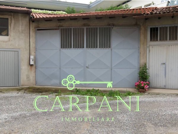locale commerciale in vendita a Cantù