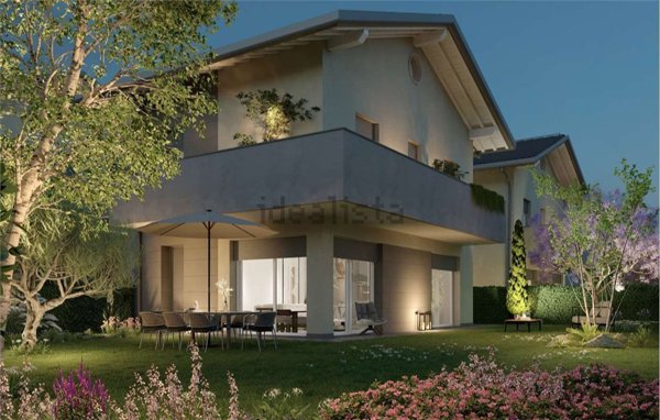 casa indipendente in vendita a Cantù