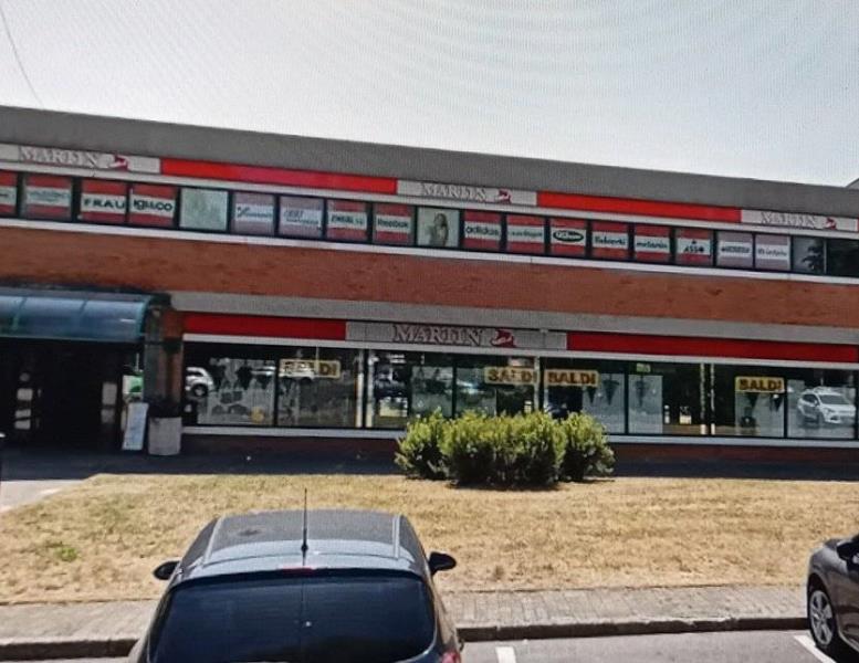 negozio in vendita a Cantù in zona Vighizzolo