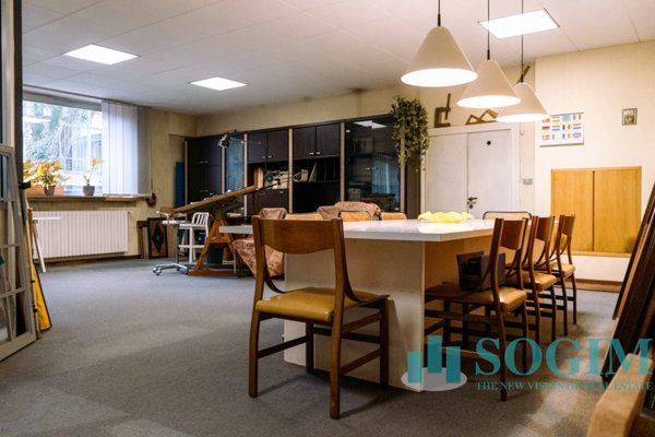 negozio in vendita a Cantù