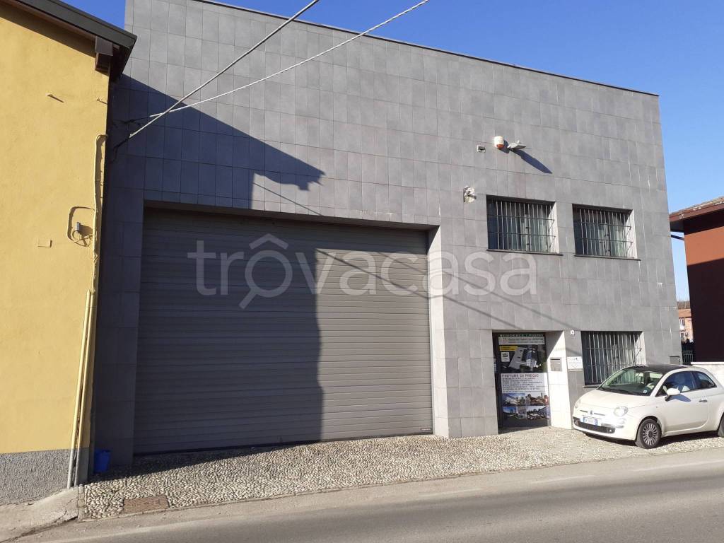 locale commerciale in vendita a Cantù in zona Cantù Asnago