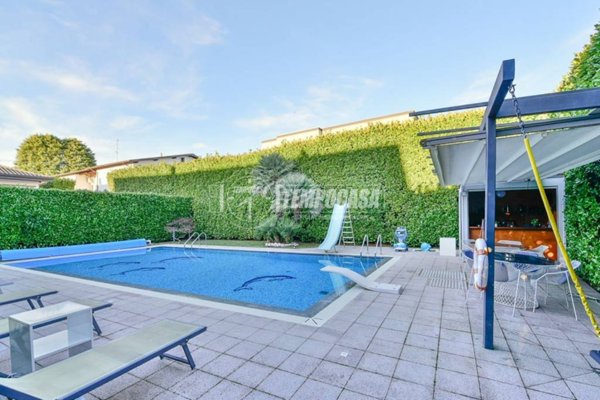 casa indipendente in vendita a Cantù