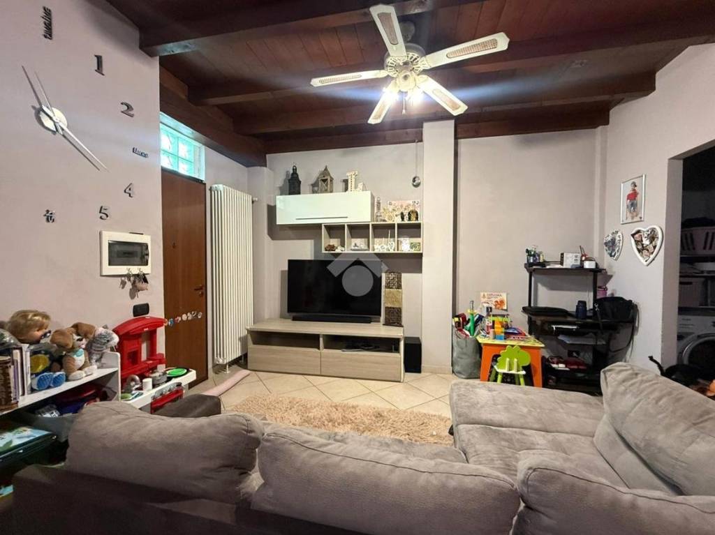 casa indipendente in vendita a Cantù in zona Vighizzolo