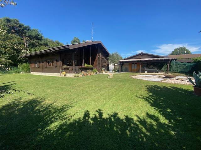 casa indipendente in vendita a Cantù