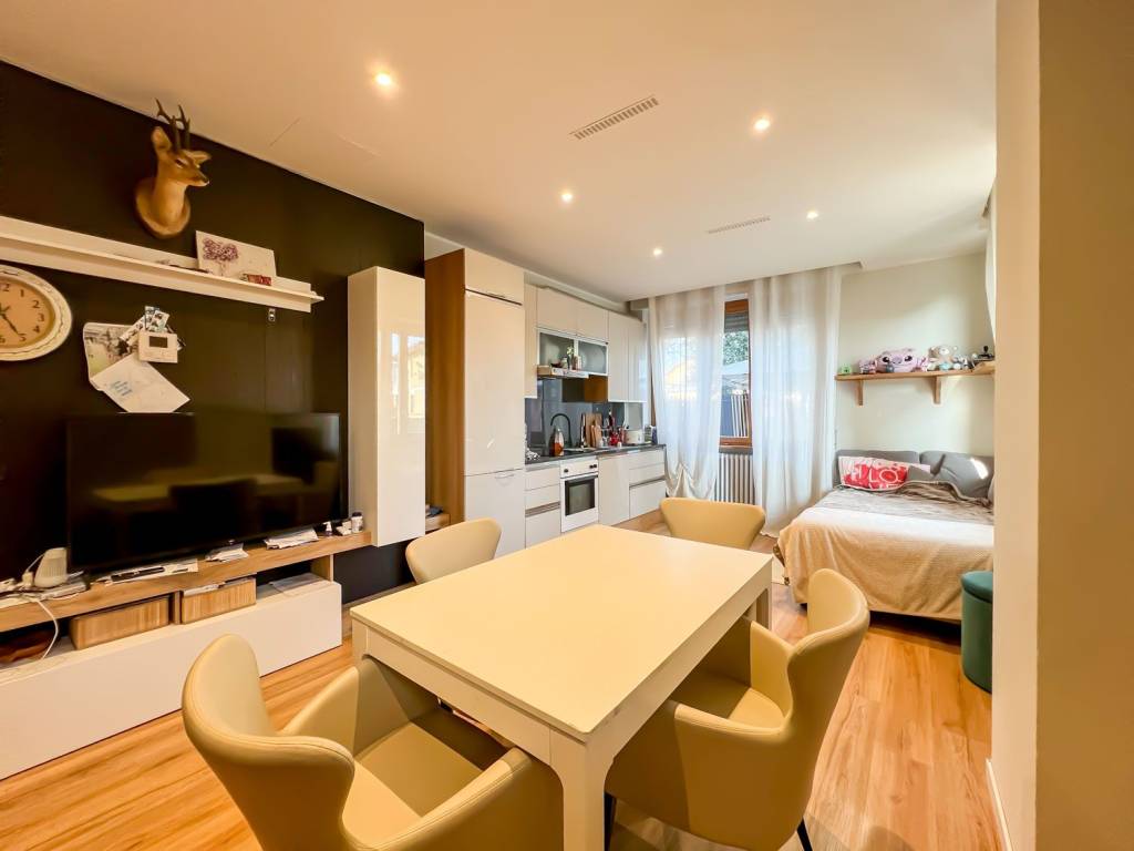 casa indipendente in vendita a Cantù in zona Cantù Asnago