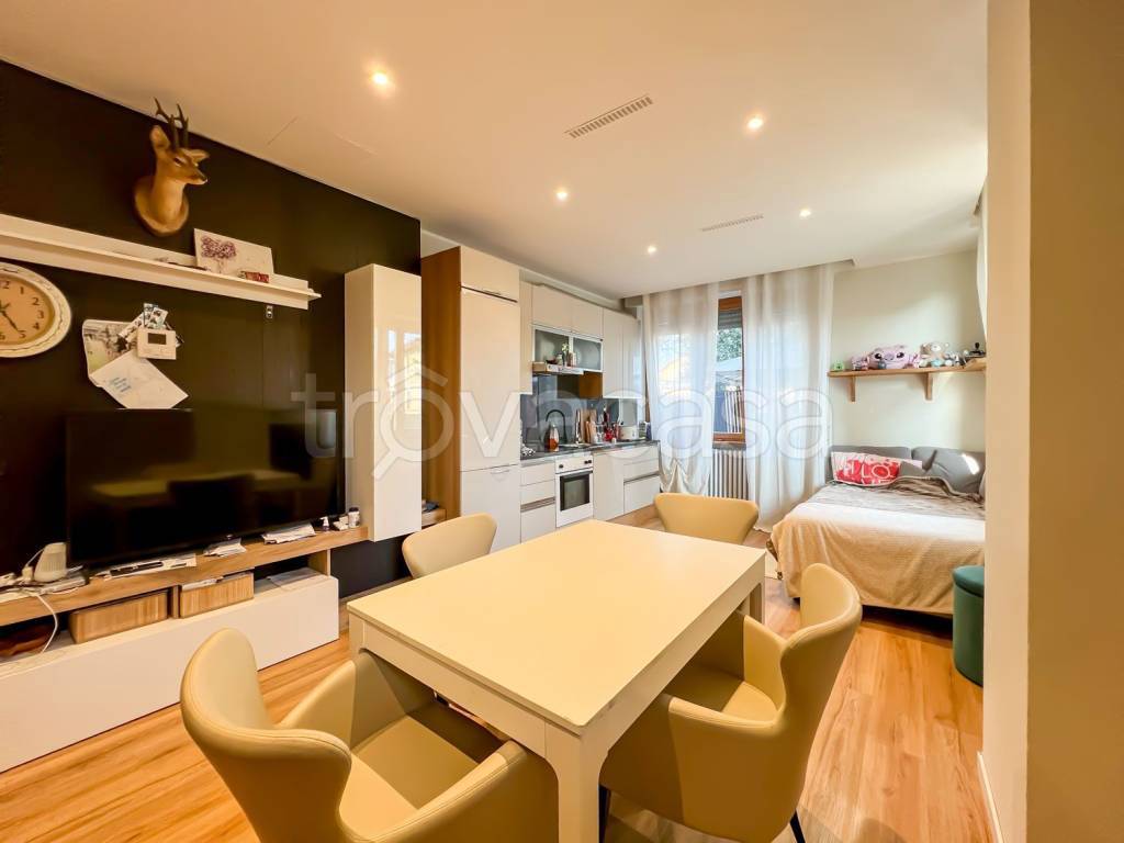 casa indipendente in vendita a Cantù in zona Cantù Asnago