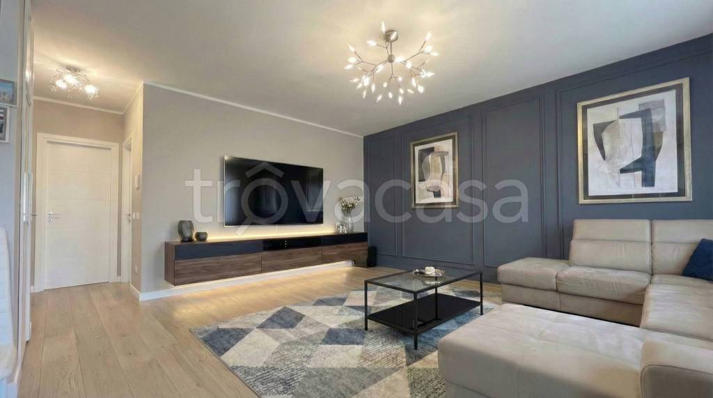 casa indipendente in vendita a Cantù in zona Vighizzolo