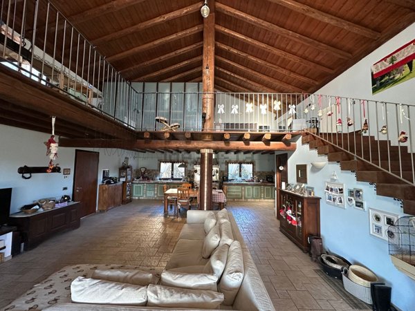 casa indipendente in vendita a Cantù in zona Fecchio