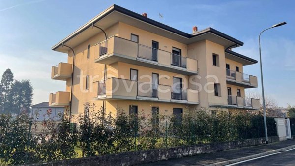 appartamento in vendita a Cantù in zona Cascina Amata