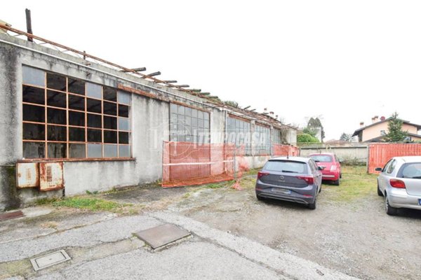 negozio in vendita a Cantù