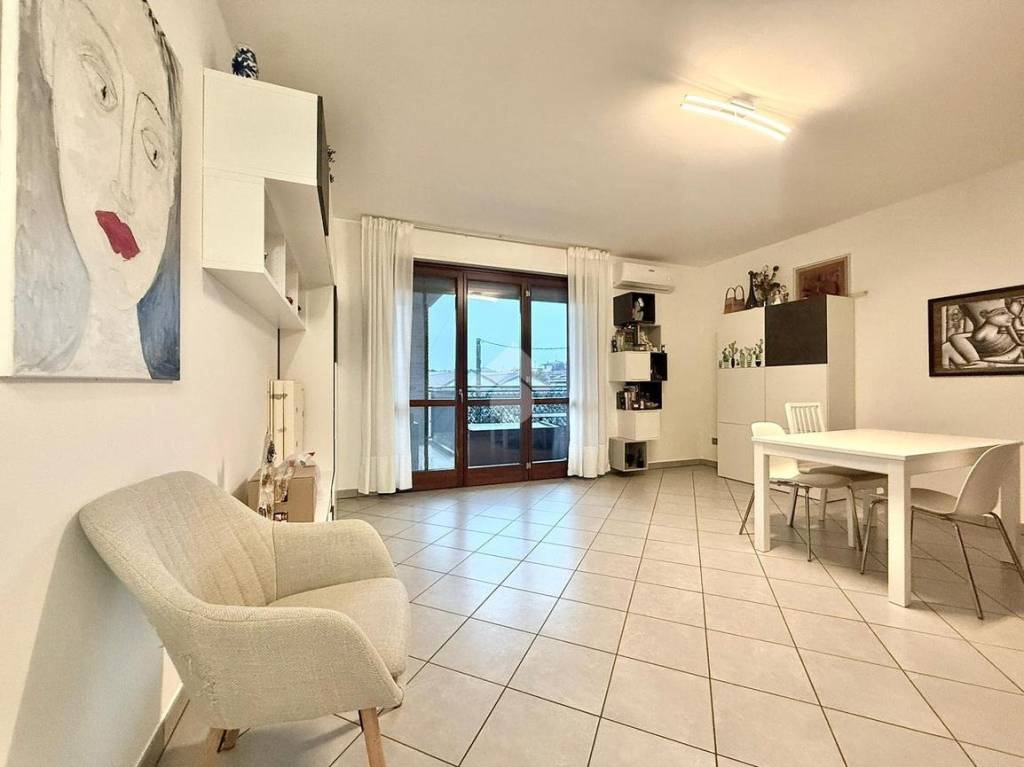 appartamento in vendita a Cantù in zona Vighizzolo