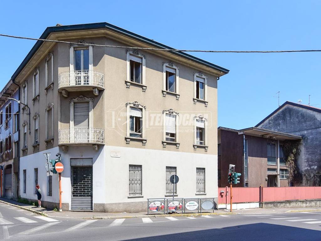 negozio in vendita a Cantù