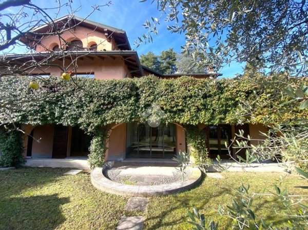 casa indipendente in vendita a Cantù