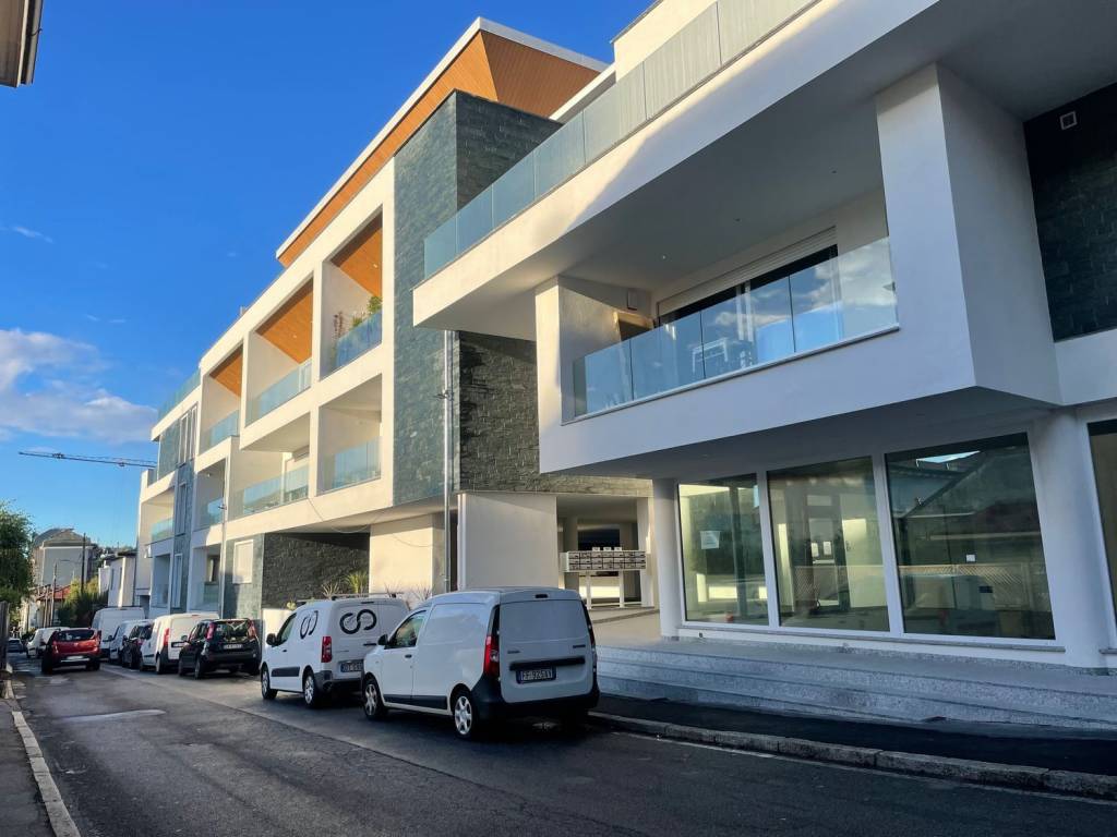 negozio in vendita a Cantù