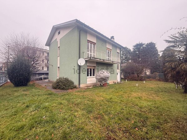 casa indipendente in vendita a Cantù