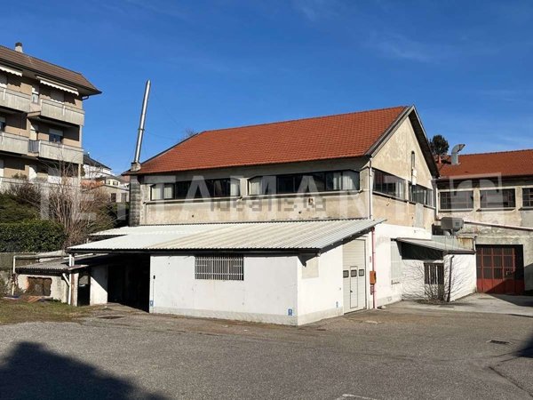 locale commerciale in vendita a Cantù