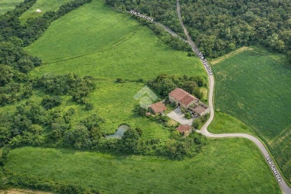 appartamento in vendita a Cantù in zona Fecchio