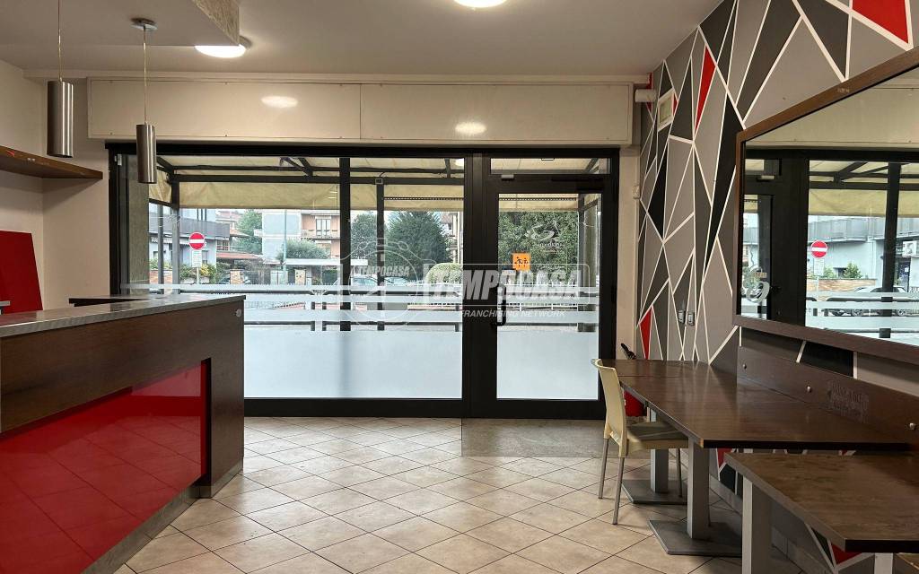 negozio in vendita a Cantù in zona Vighizzolo