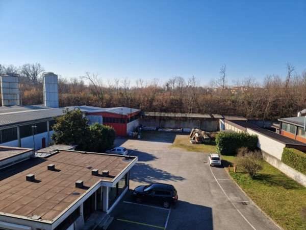 capannone in vendita a Cantù