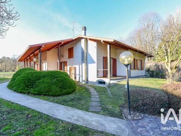 casa indipendente in vendita a Cantù