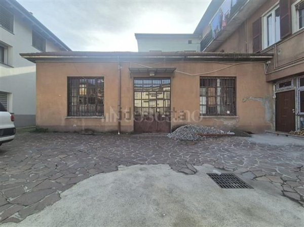 locale di sgombero in vendita a Cantù