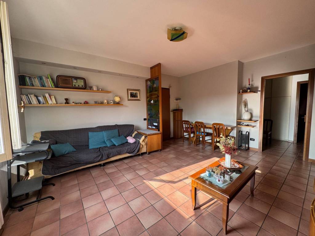 appartamento in vendita a Cantù in zona Vighizzolo