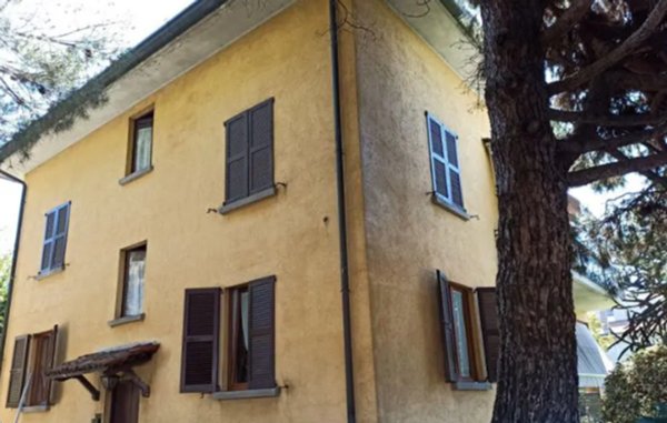 casa indipendente in vendita a Cantù