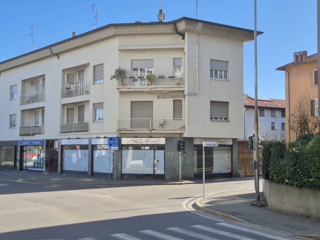 negozio in vendita a Cantù